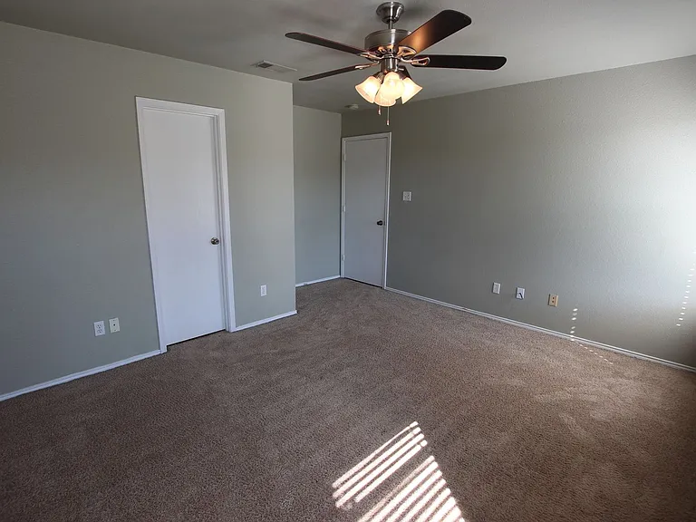 204 Willow Rd — Photo 16