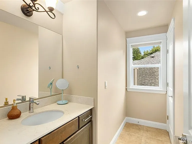 2829 W Lake Sammamish Pkwy NE — Photo 7