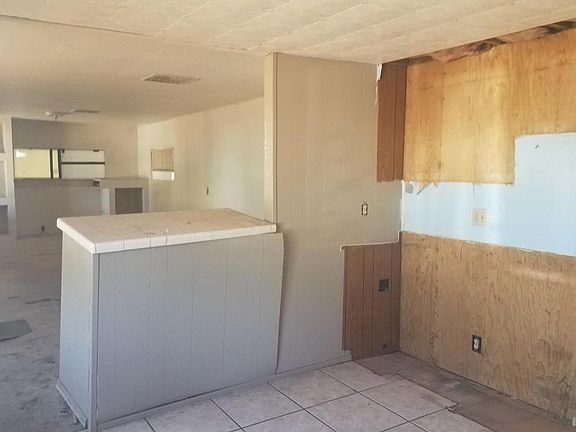 5th image of 4911 N Fellows Ave