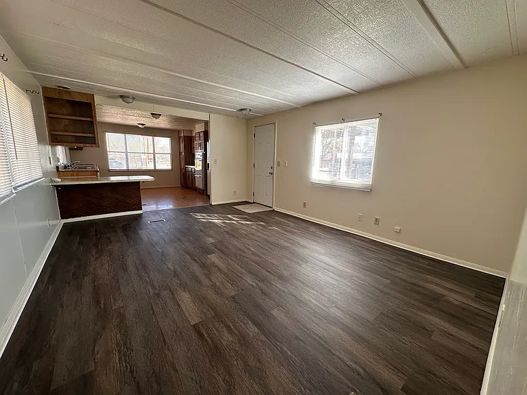 1813 Los Lentes Rd NE — Photo 1