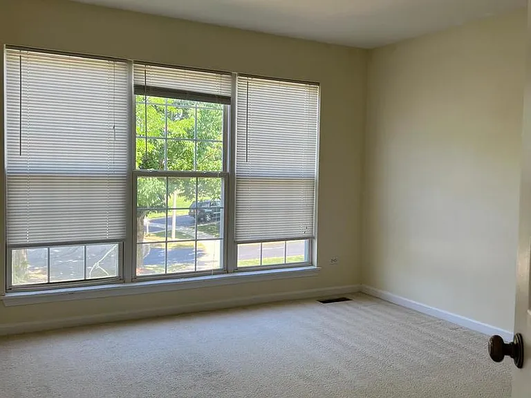 2308 Sedgwick Ct — Photo 2