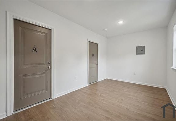 5th image of 4631 Wayne Ave Floor 1