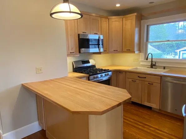 86 Belleview Ave, Torrington, CT