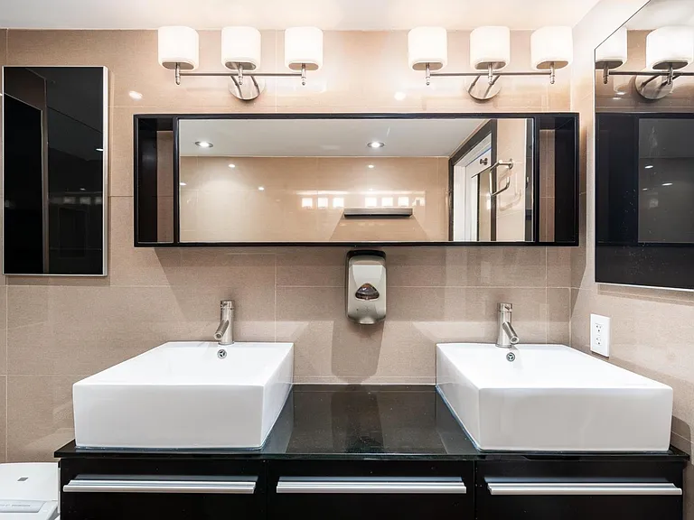 551 Observer Hwy #14D — Photo 11
