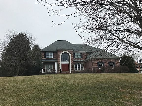 3rd image of 1502 Sunningdale Way