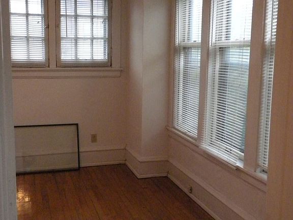 5th image of 2310 E Bradford Ave #6
