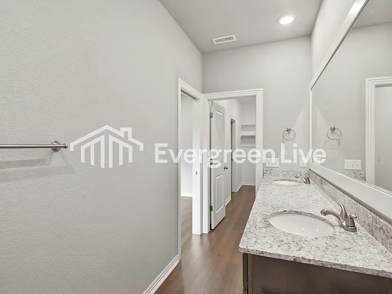 1221 Denver Dr — Photo 12