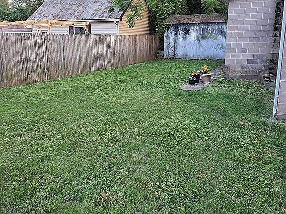 Nice sized backyard!
Fun 