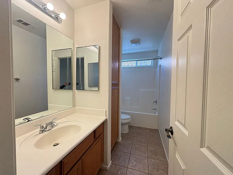 2416 W Valley Vis — Photo 21