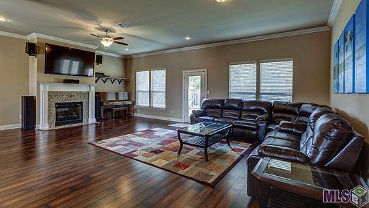 5th image of 18665 Lake Harbor Ln