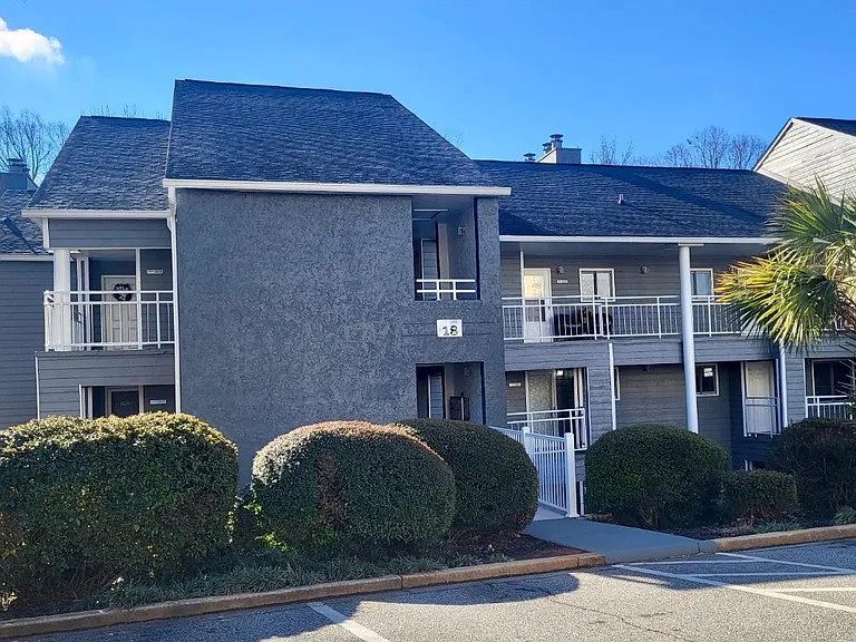 1801 Northlake Dr — Photo 14