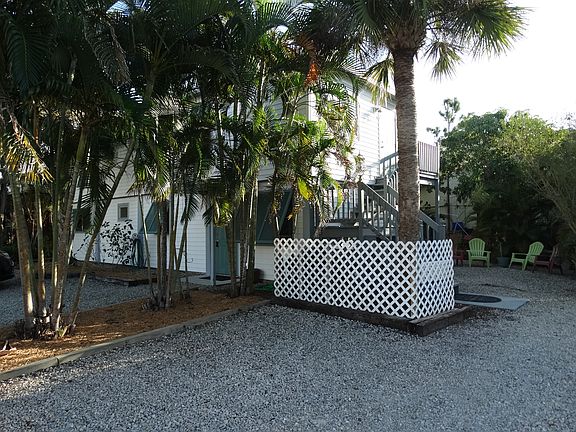 4th image of 916 North St