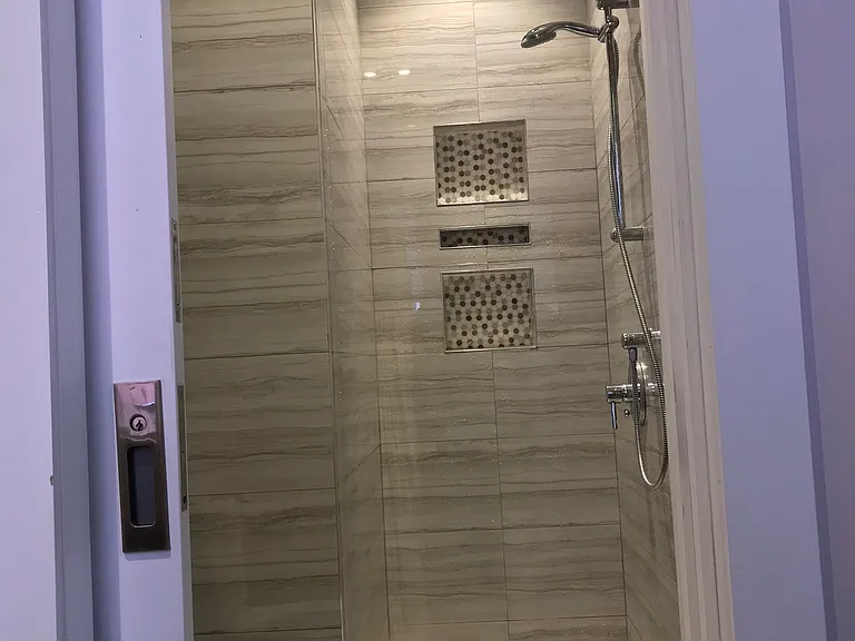 91 Allen St #15 — Photo 5