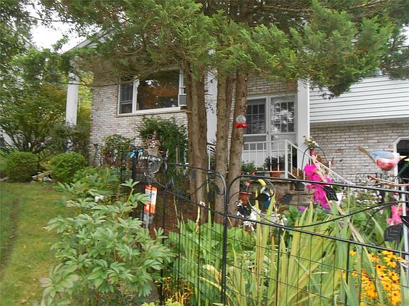 2nd image of 4240 Drexel Dr