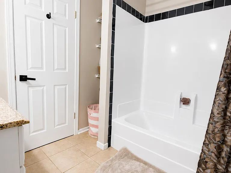 130 Luden Dr #D — Photo 24