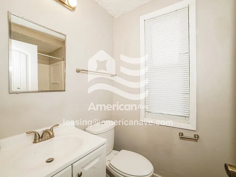 1346873_013_wm_-_bathroom_13624616.jpg