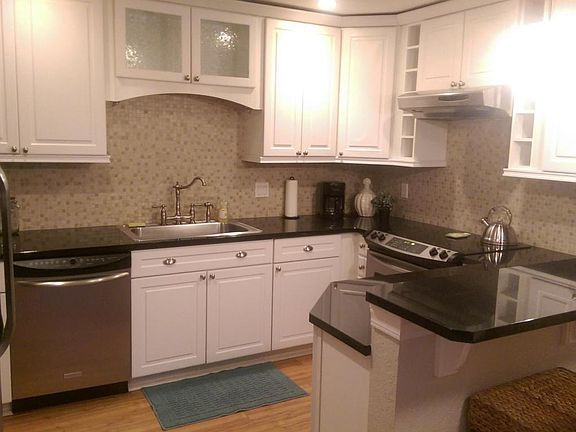 4th image of 72 River Dr