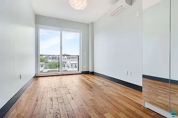 Rented by Friedman Mayer, LREB | media 4