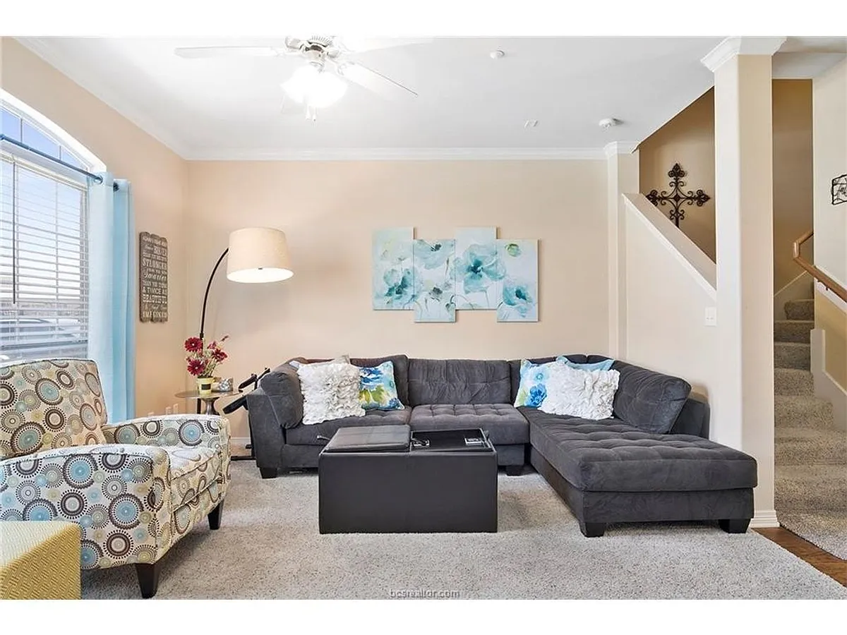 Building Photo - 305 Holleman Dr E #1203