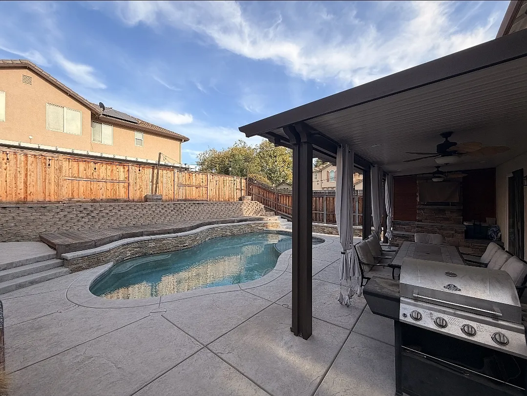 4 bed, 2898 sqft, $4,295 — Photo 4