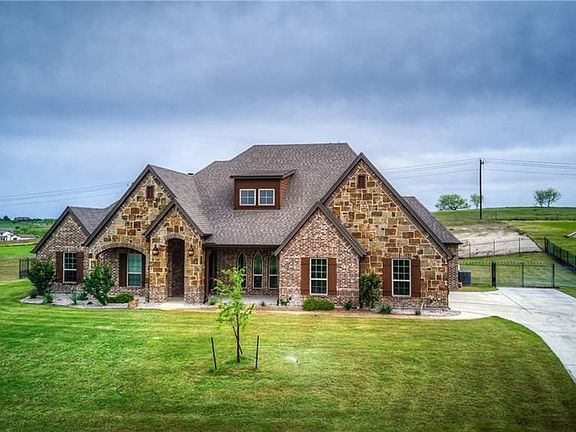 2nd image of 212 Bearclaw Cir
