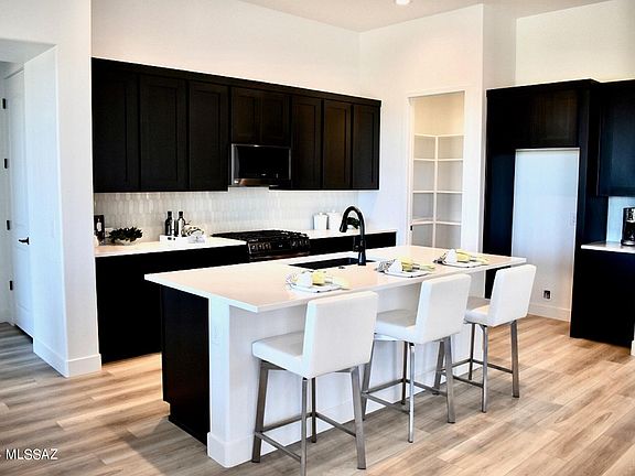 4th image of 1331 E Golden Rock Way