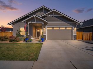1777 NW Hemlock Ave, Redmond, OR 97756