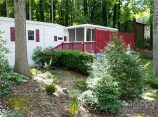 18 N Mockingbird Ln, Arden, NC 28704