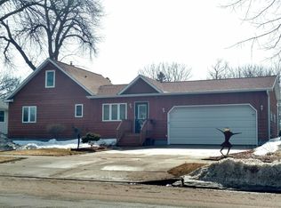 104 South St, Morris, MN 56267