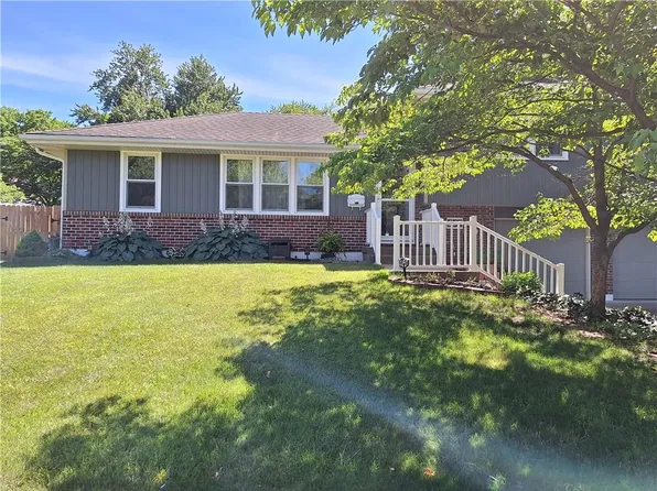 607 E Linwood Ter, Independence, MO 64055