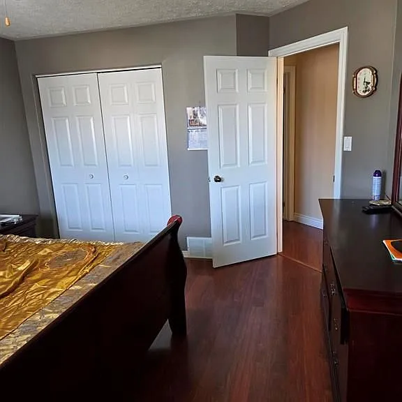 1504 Fuller Cres — Photo 9