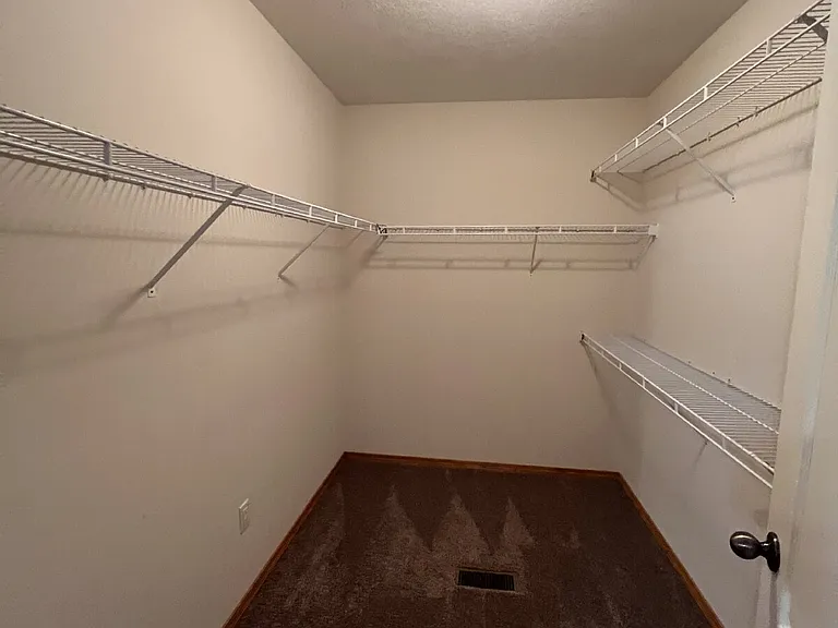 161 Shadowview Dr — Photo 27