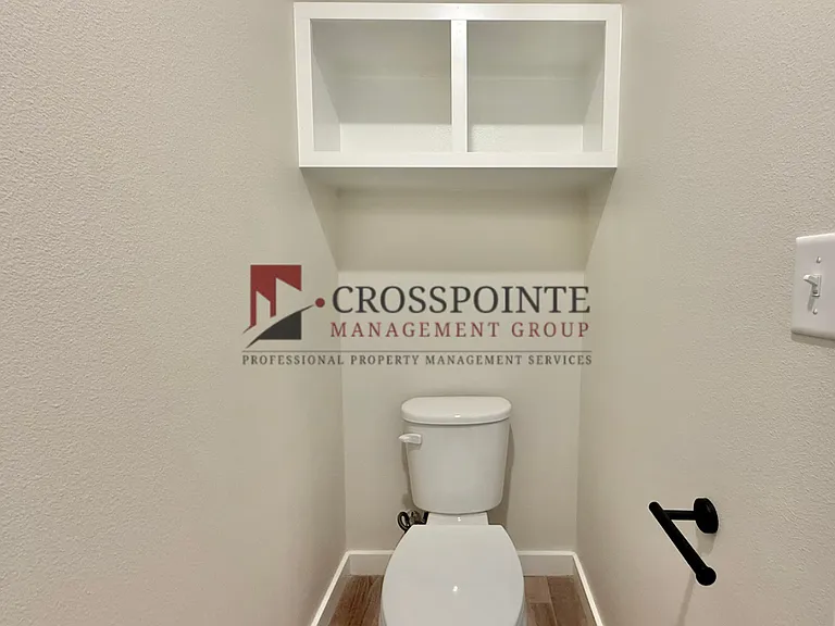 17434 Crossing Cir — Photo 10