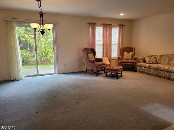 3rd image of 4 Druid Ln