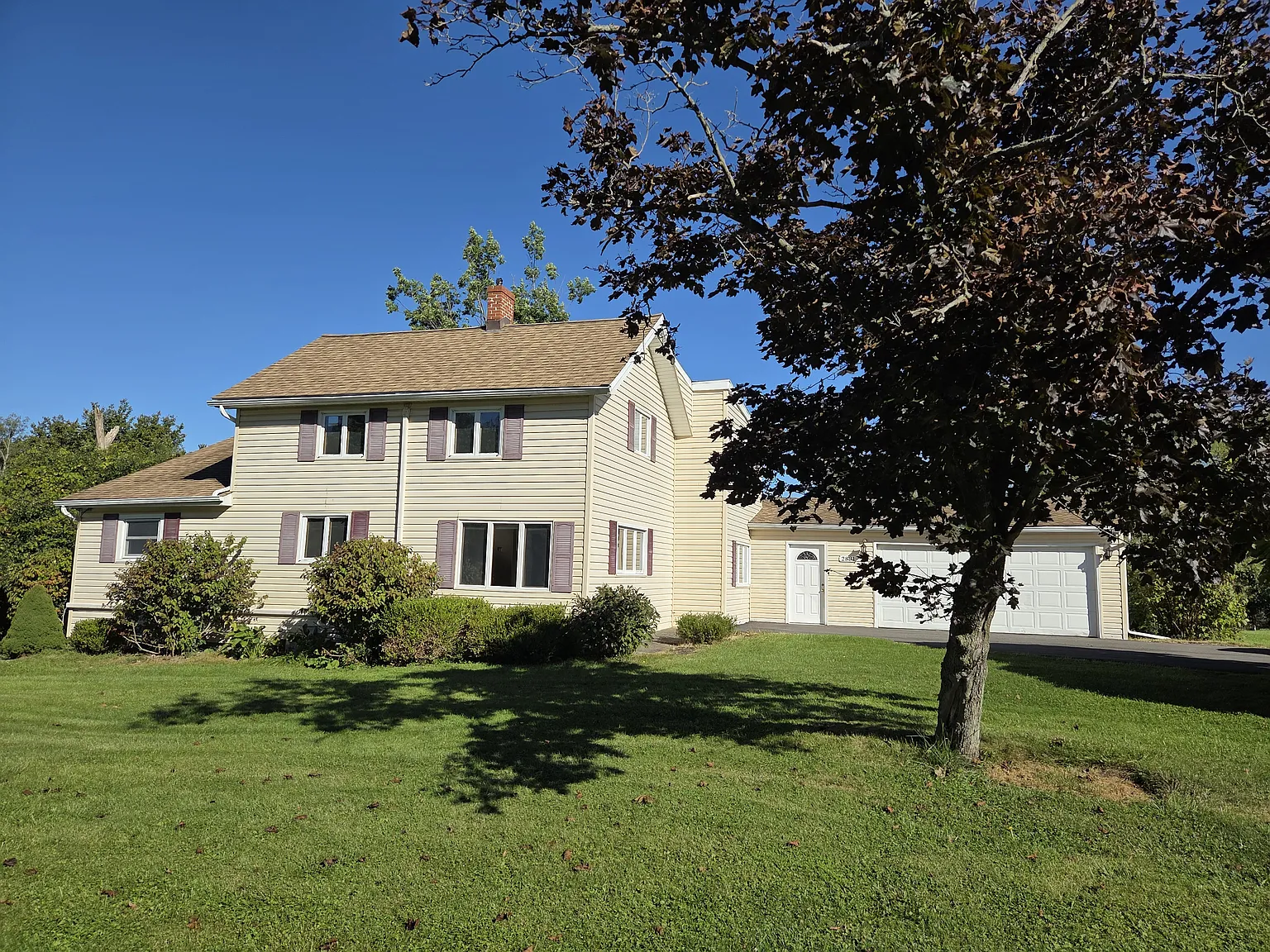 4 bed, 2100 sqft, $2,490 — Photo 1