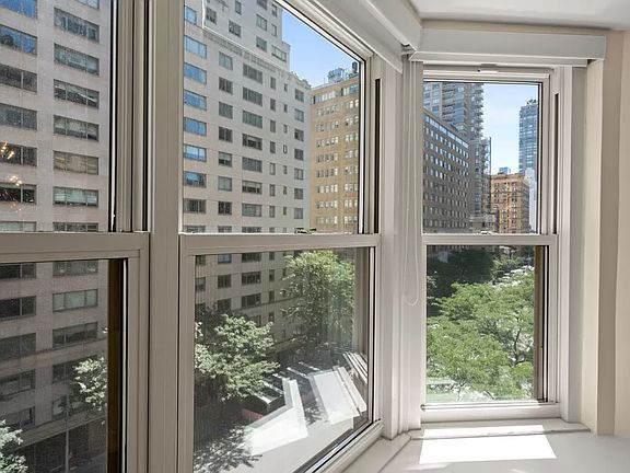 5th image of 176 E 71st St APT 7E