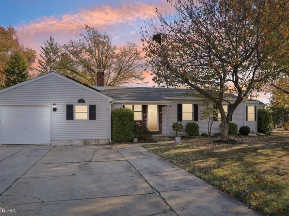 617 Orchard Way, Mount Laurel, NJ 08054