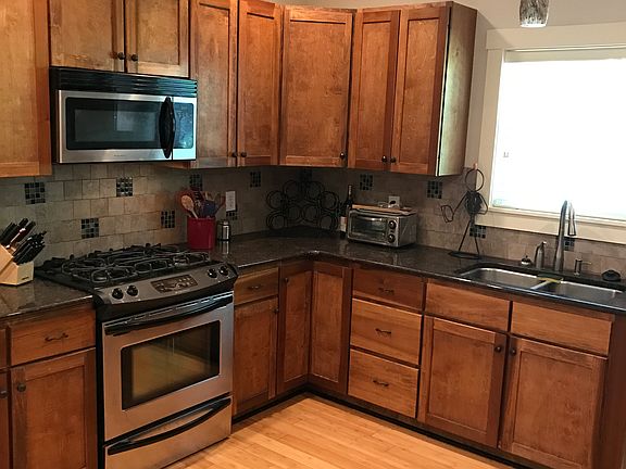 4th image of 111 Roberts Cove Cir