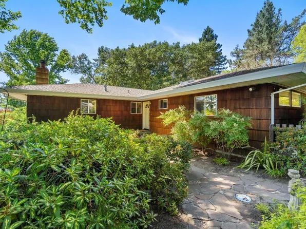 8967 Oak Grove Avenue, Sebastopol, CA 95472