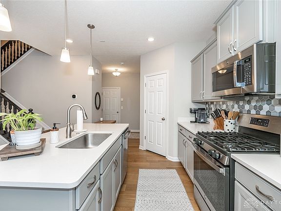3rd image of 4890 Harrier Ln