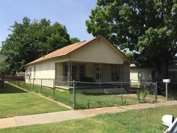 423 E 13th St, Ada, OK 74820