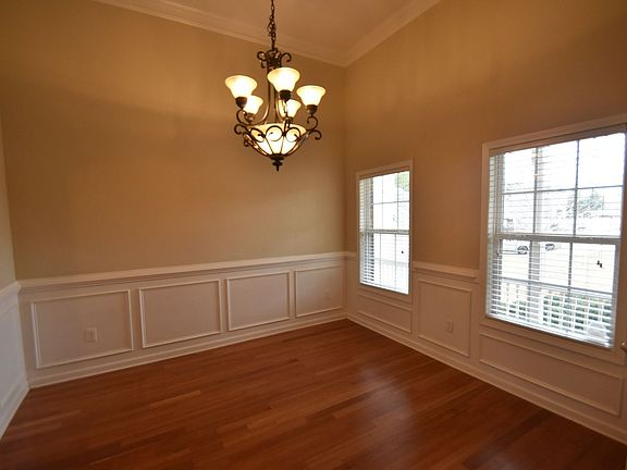 2nd image of 165 Nettie Ln