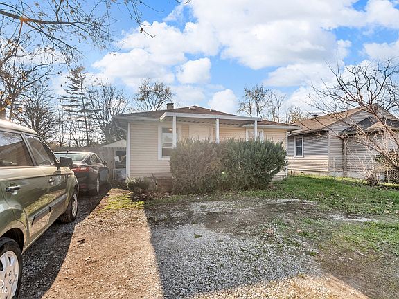 2nd image of 1504 S Lynhurst Dr