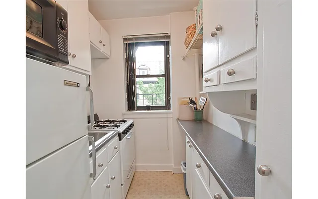 Sold by Douglas Elliman | media 3