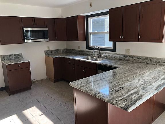 Lower kitchen