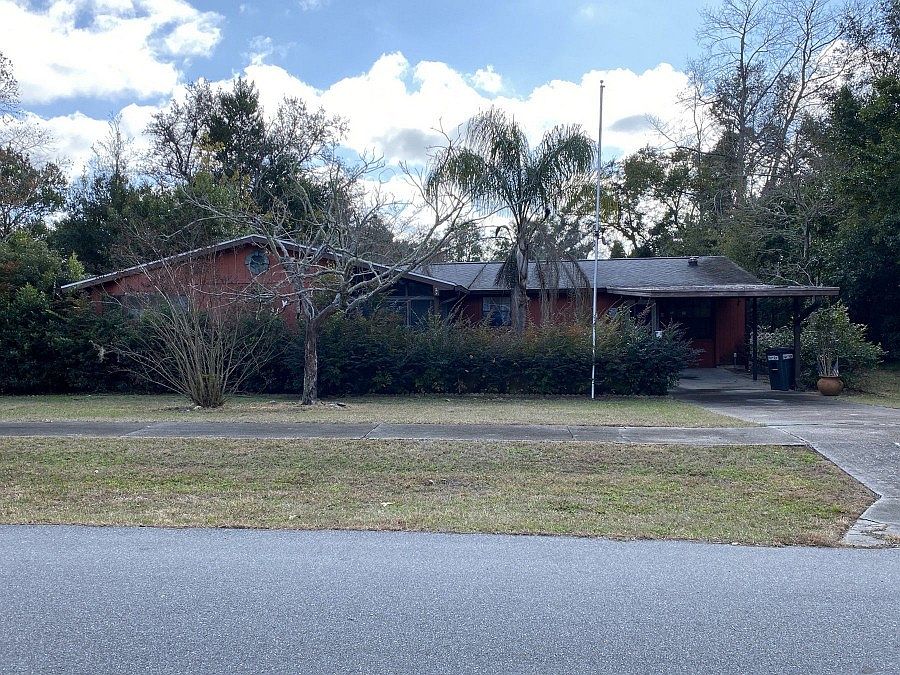 1st image of 2270 W Devon Dr
