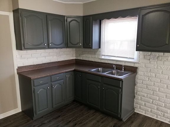 4th image of 6229 NE Circle Dr