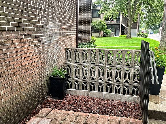 2nd image of 805 S Despelder St APT 15
