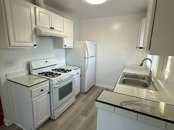 5th image of 8522 Saturn St APT 6