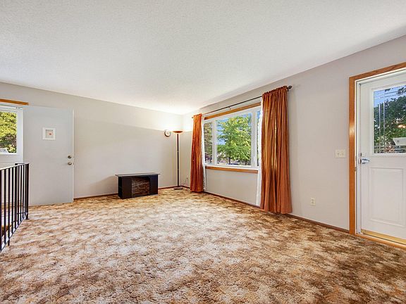 4th image of 1640 207th Ln NE